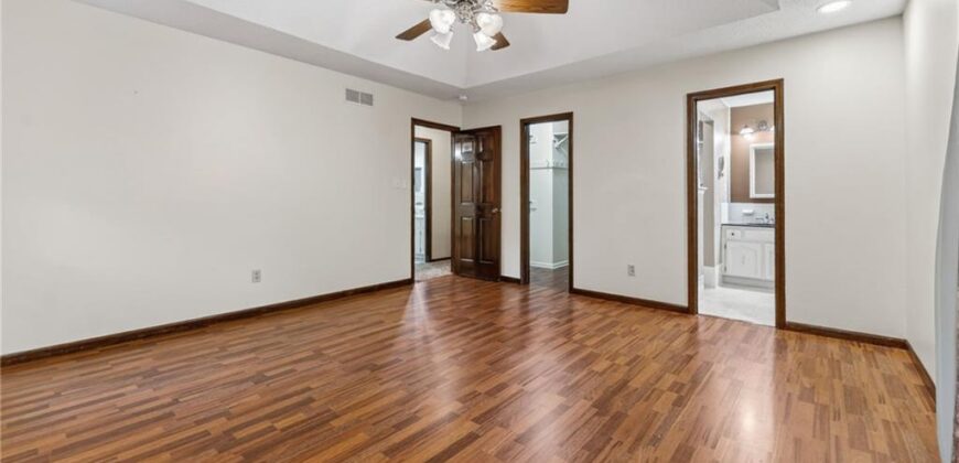 6713 N Garfield Avenue, Gladstone, MO 64118
