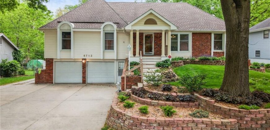 6713 N Garfield Avenue, Gladstone, MO 64118