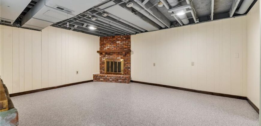 6713 N Garfield Avenue, Gladstone, MO 64118