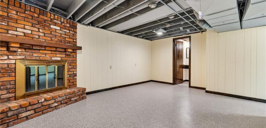 6713 N Garfield Avenue, Gladstone, MO 64118