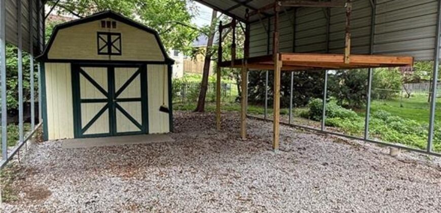 6713 N Garfield Avenue, Gladstone, MO 64118