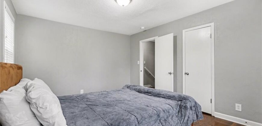 645 NE Barry Road, Kansas City, MO 64155