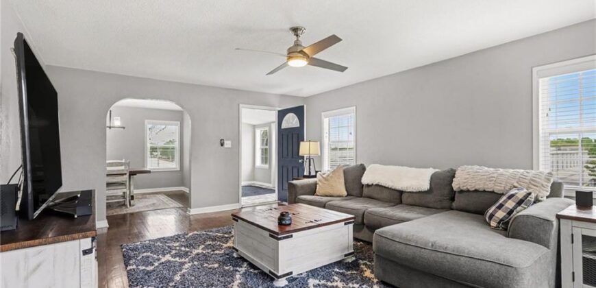 645 NE Barry Road, Kansas City, MO 64155
