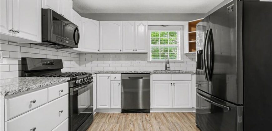 645 NE Barry Road, Kansas City, MO 64155
