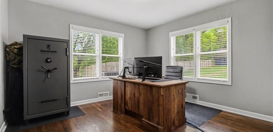 645 NE Barry Road, Kansas City, MO 64155