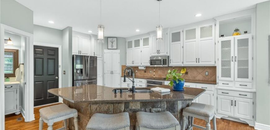 8824 N Farley Avenue, Kansas City, MO 64157