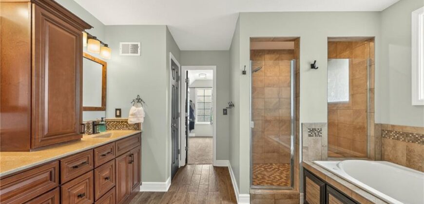 8824 N Farley Avenue, Kansas City, MO 64157