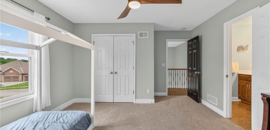 8824 N Farley Avenue, Kansas City, MO 64157