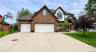 8824 N Farley Avenue, Kansas City, MO 64157