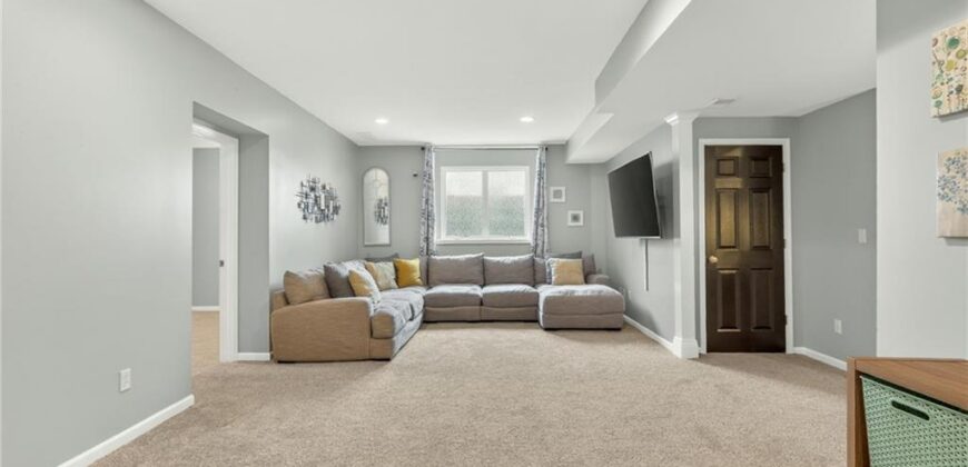 8824 N Farley Avenue, Kansas City, MO 64157
