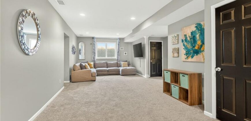 8824 N Farley Avenue, Kansas City, MO 64157