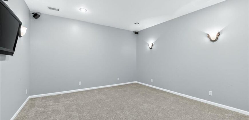 8824 N Farley Avenue, Kansas City, MO 64157