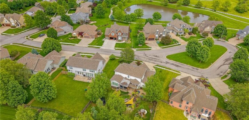 8824 N Farley Avenue, Kansas City, MO 64157