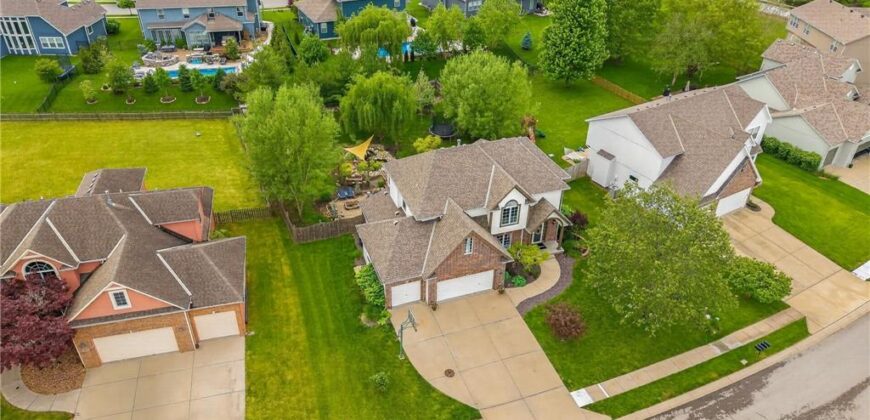 8824 N Farley Avenue, Kansas City, MO 64157