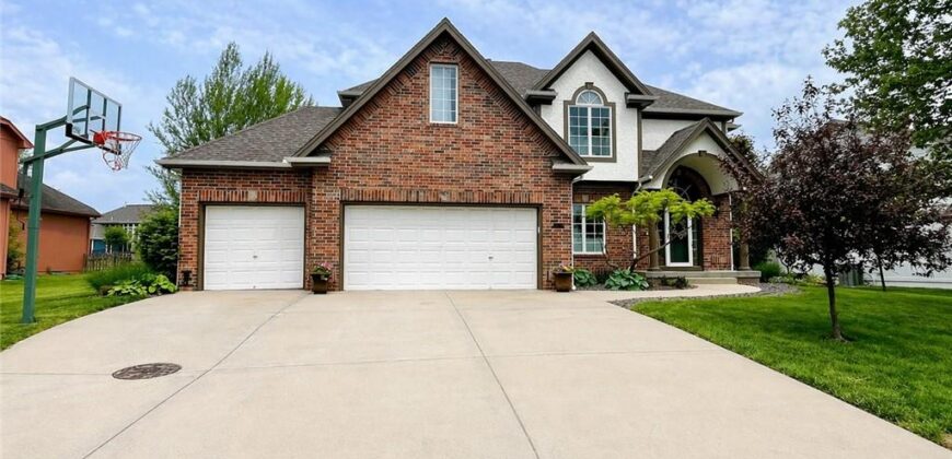 8824 N Farley Avenue, Kansas City, MO 64157