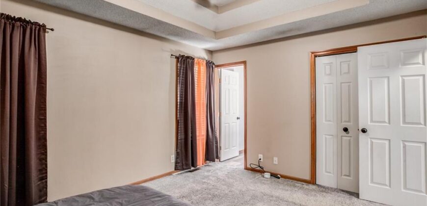 5215 NE 63RD Street, Kansas City, MO 64119