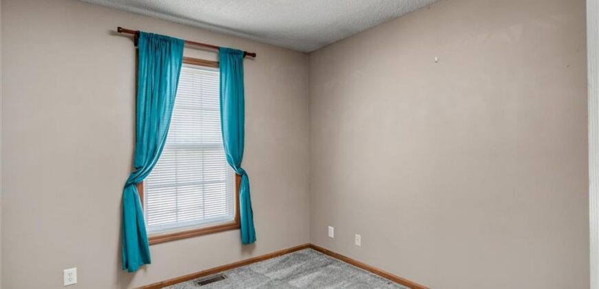 5215 NE 63RD Street, Kansas City, MO 64119