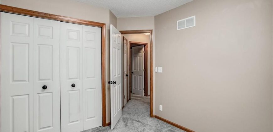 5215 NE 63RD Street, Kansas City, MO 64119