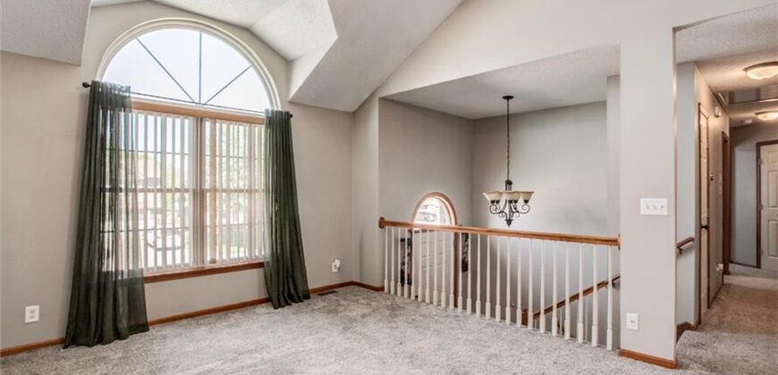 5215 NE 63RD Street, Kansas City, MO 64119