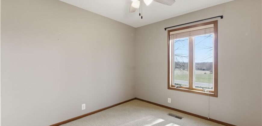 3910 Carter Drive, Smithville, MO 64089