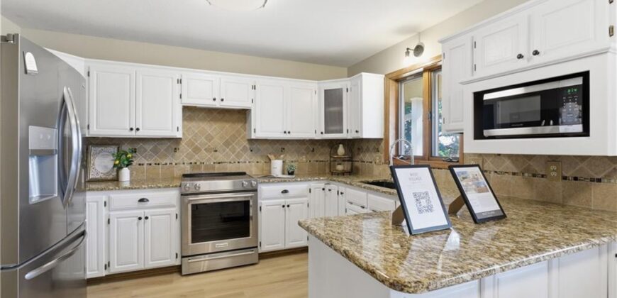 3910 Carter Drive, Smithville, MO 64089