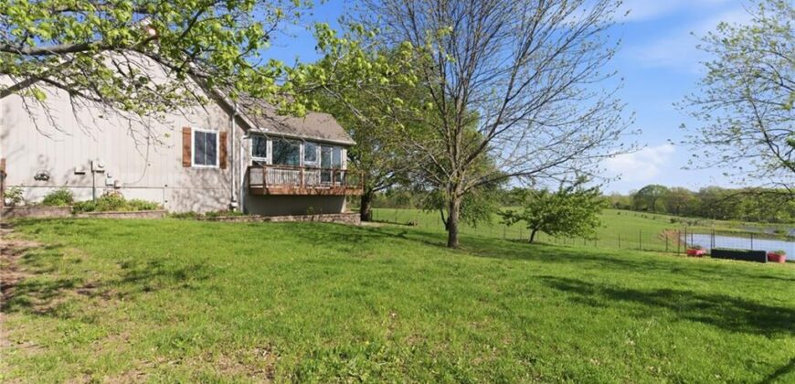 3910 Carter Drive, Smithville, MO 64089