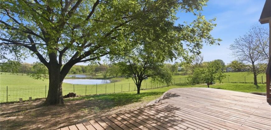 3910 Carter Drive, Smithville, MO 64089