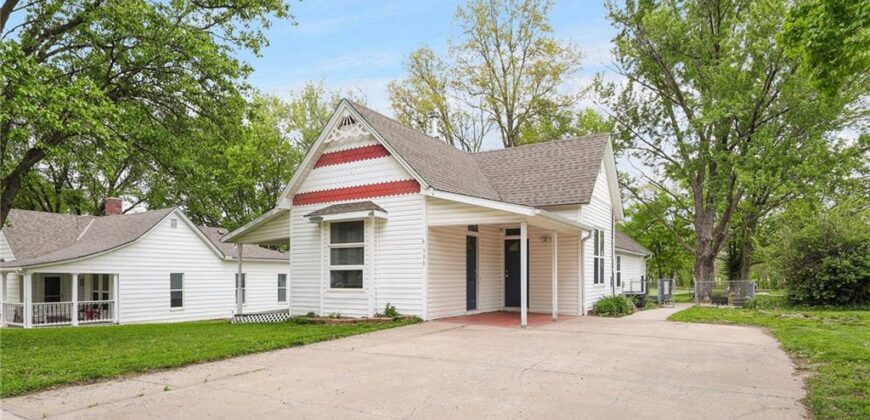330 E Main Street, Smithville, MO 64089