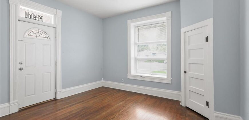 330 E Main Street, Smithville, MO 64089