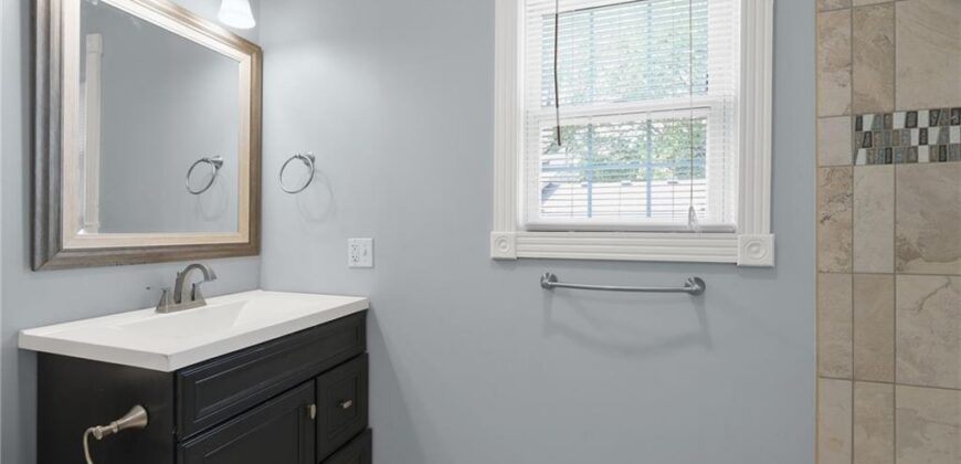 330 E Main Street, Smithville, MO 64089