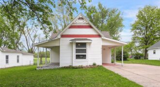 330 E Main Street, Smithville, MO 64089