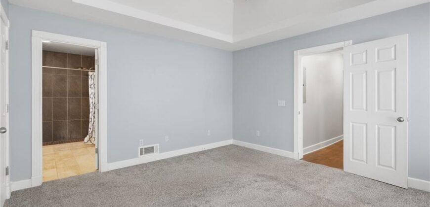 330 E Main Street, Smithville, MO 64089