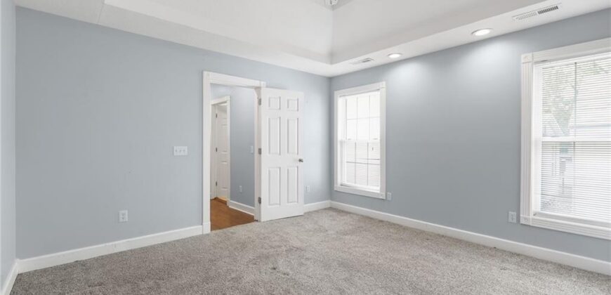 330 E Main Street, Smithville, MO 64089