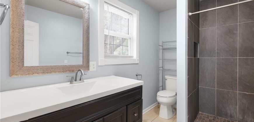 330 E Main Street, Smithville, MO 64089