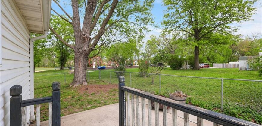 330 E Main Street, Smithville, MO 64089