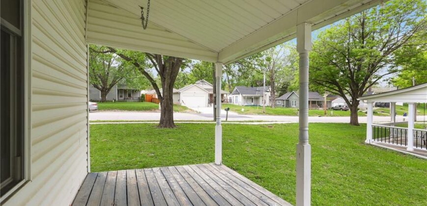 330 E Main Street, Smithville, MO 64089