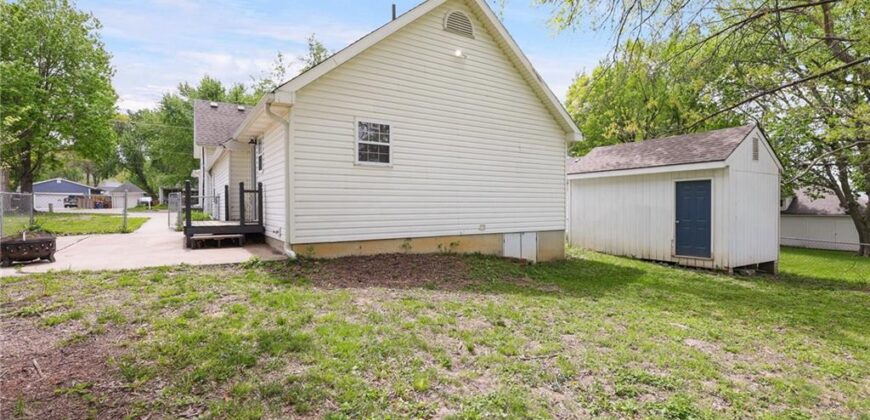 330 E Main Street, Smithville, MO 64089