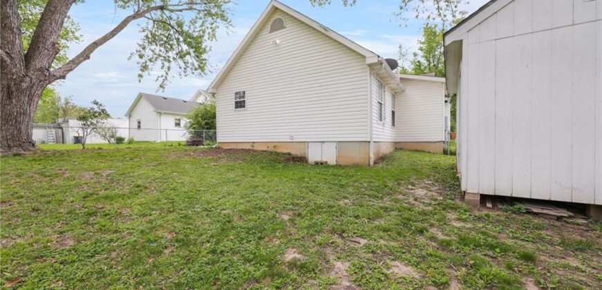 330 E Main Street, Smithville, MO 64089