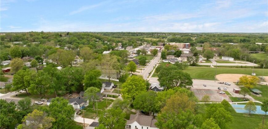 330 E Main Street, Smithville, MO 64089