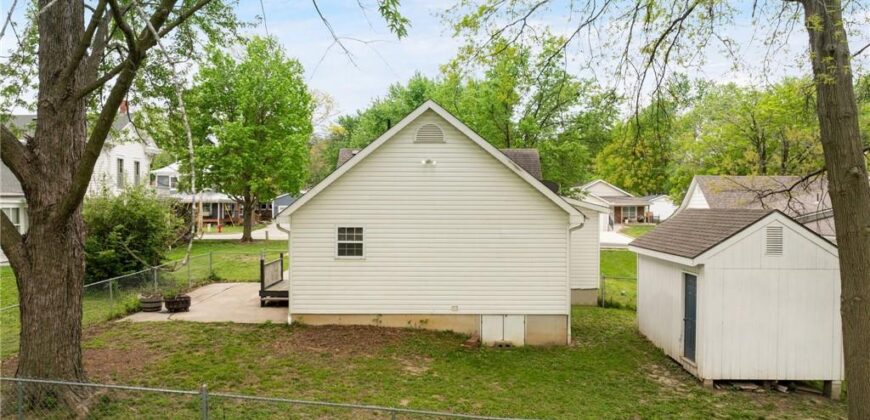 330 E Main Street, Smithville, MO 64089