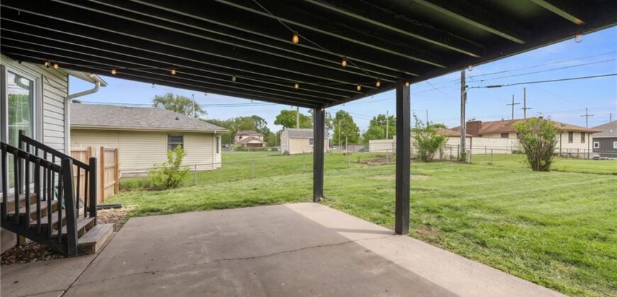 309 NE 88th Terrace, Kansas City, MO 64155