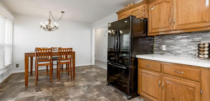 301 Porter Drive, Smithville, MO 64089