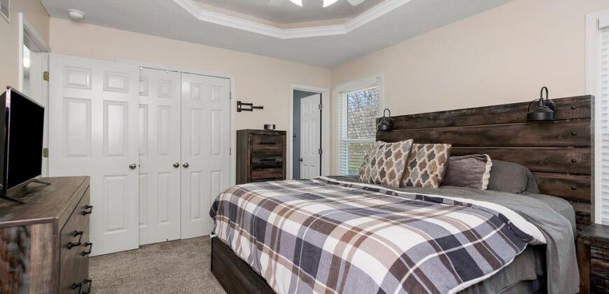 301 Porter Drive, Smithville, MO 64089