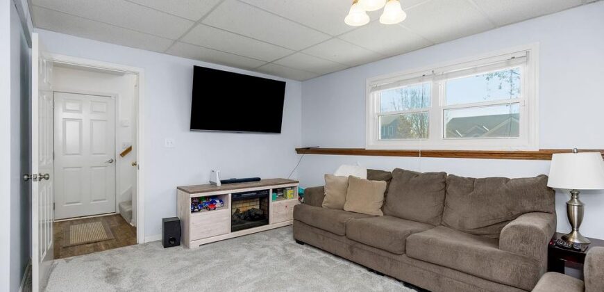 301 Porter Drive, Smithville, MO 64089