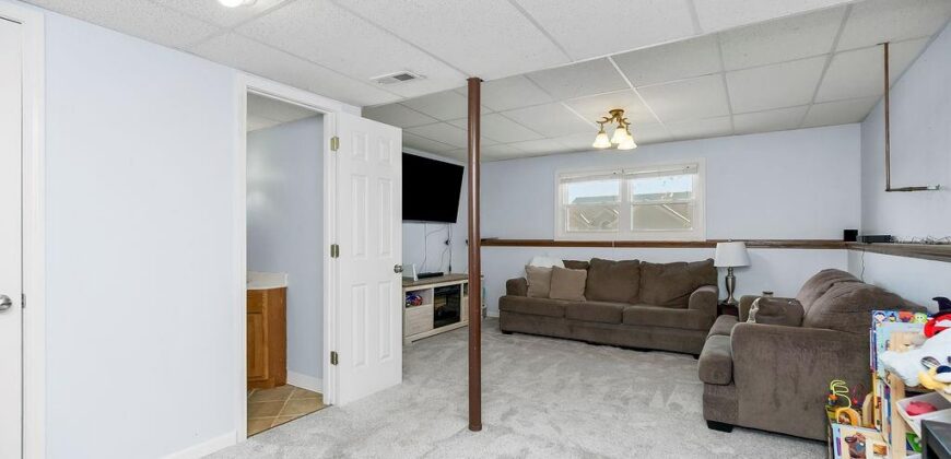 301 Porter Drive, Smithville, MO 64089