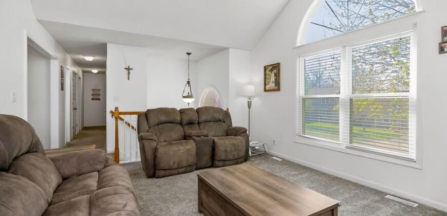 301 Porter Drive, Smithville, MO 64089