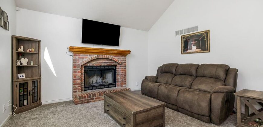301 Porter Drive, Smithville, MO 64089