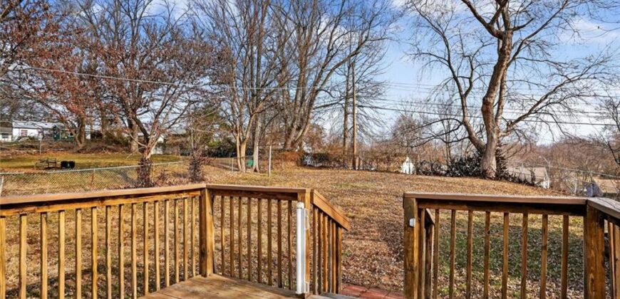 3701 N Cypress Avenue, Kansas City, MO 64117