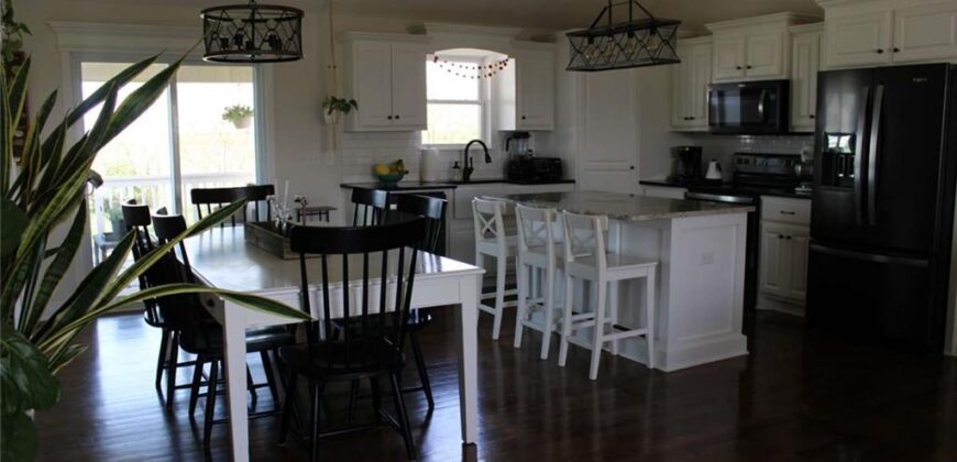1206 Viola Street, Smithville, MO 64089