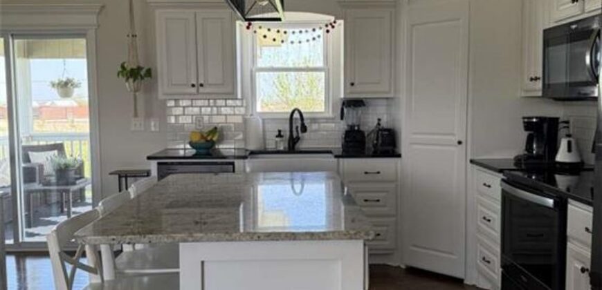 1206 Viola Street, Smithville, MO 64089